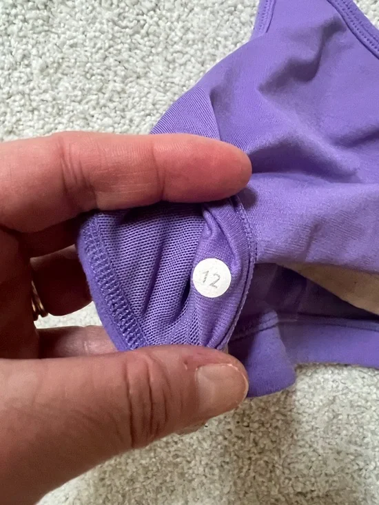 Lululemon older style- size 12 - Picture 4 of 4